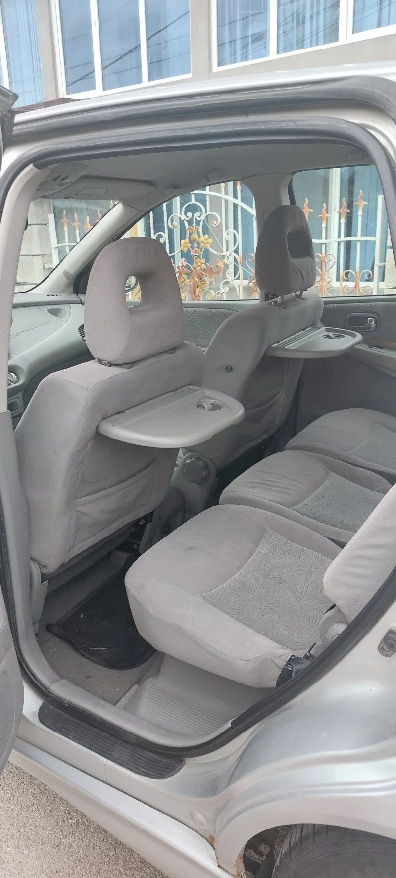 Nissan Almera tino, снимка 5 - Автомобили и джипове - 47077344