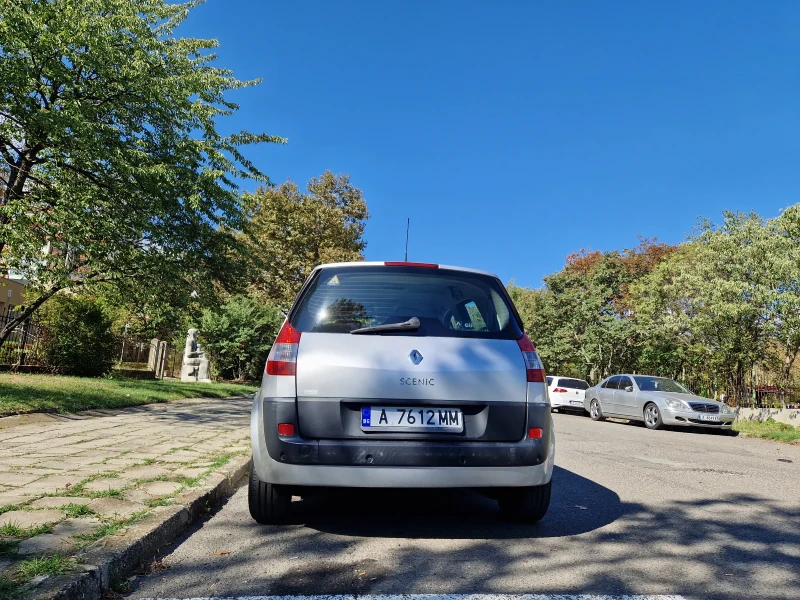 Renault Scenic, снимка 5 - Автомобили и джипове - 47486748