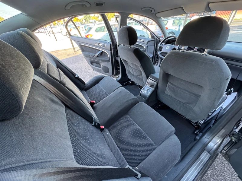 Skoda Superb 1.8T !РЕАЛНИ КИЛОМЕТРИ! НОВ ВНОС, снимка 12 - Автомобили и джипове - 52104657