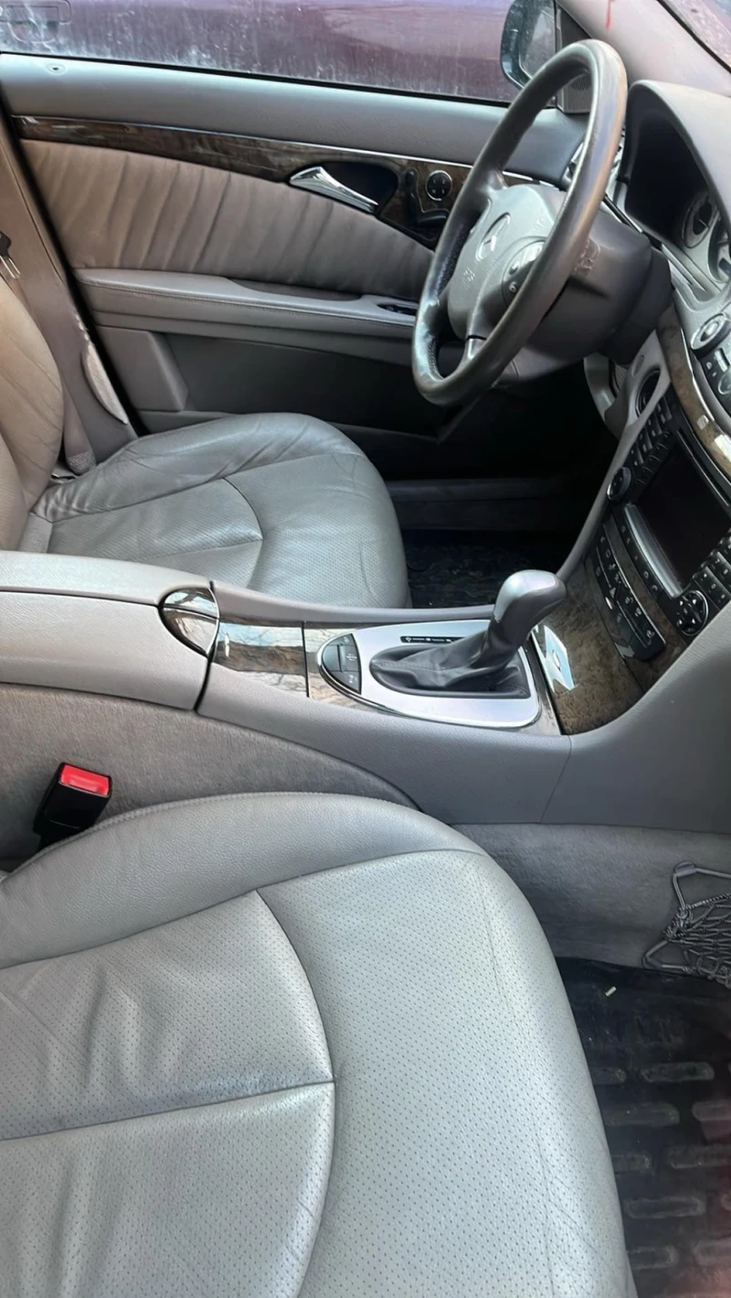 Mercedes-Benz E 320 3.2CDI, снимка 7 - Автомобили и джипове - 52324790