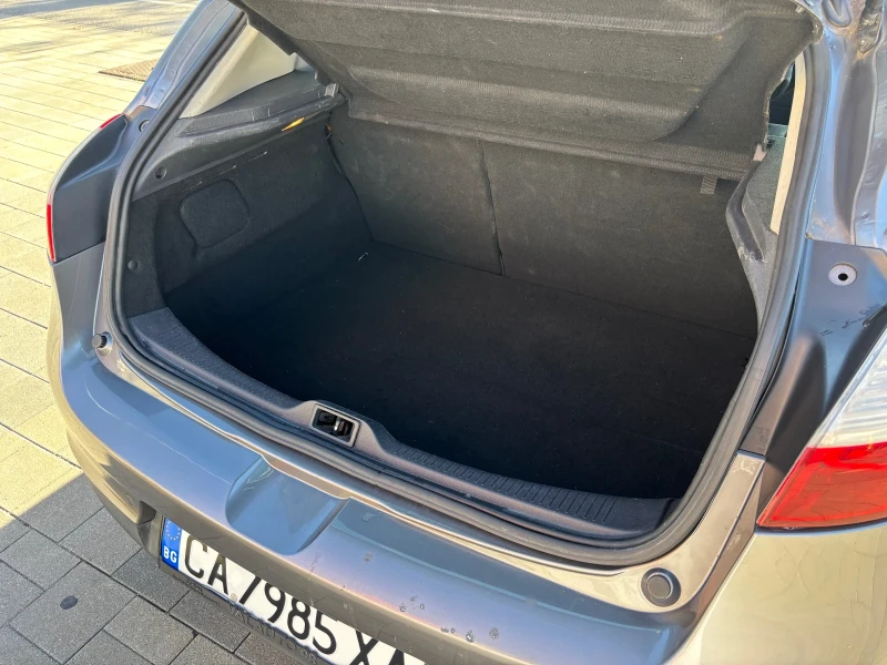 Renault Megane 1.5 dci, снимка 4 - Автомобили и джипове - 52555330