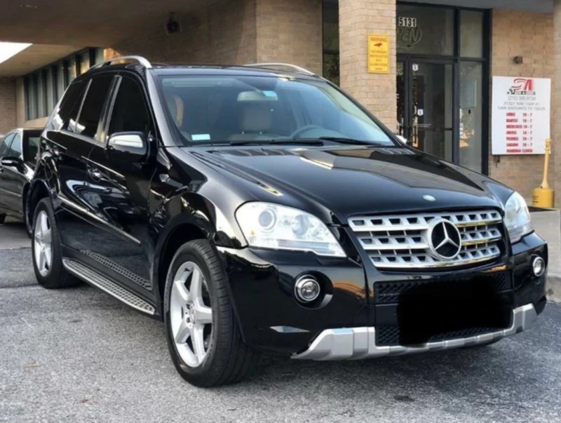 Mercedes-Benz ML 550 * AMG LINE* V8* CARFAX* 5.5* 388, снимка 3 - Автомобили и джипове - 53458626