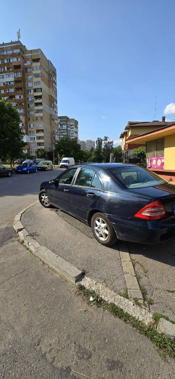 Mercedes-Benz 200, снимка 8 - Автомобили и джипове - 47556555