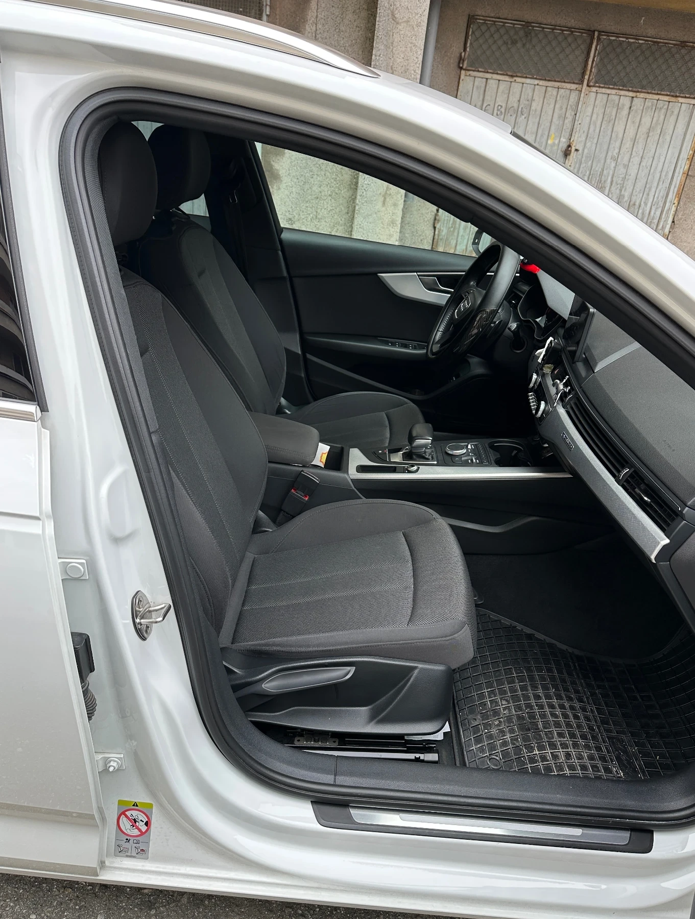 Audi A4 2.0TDI 190hp - изображение 6