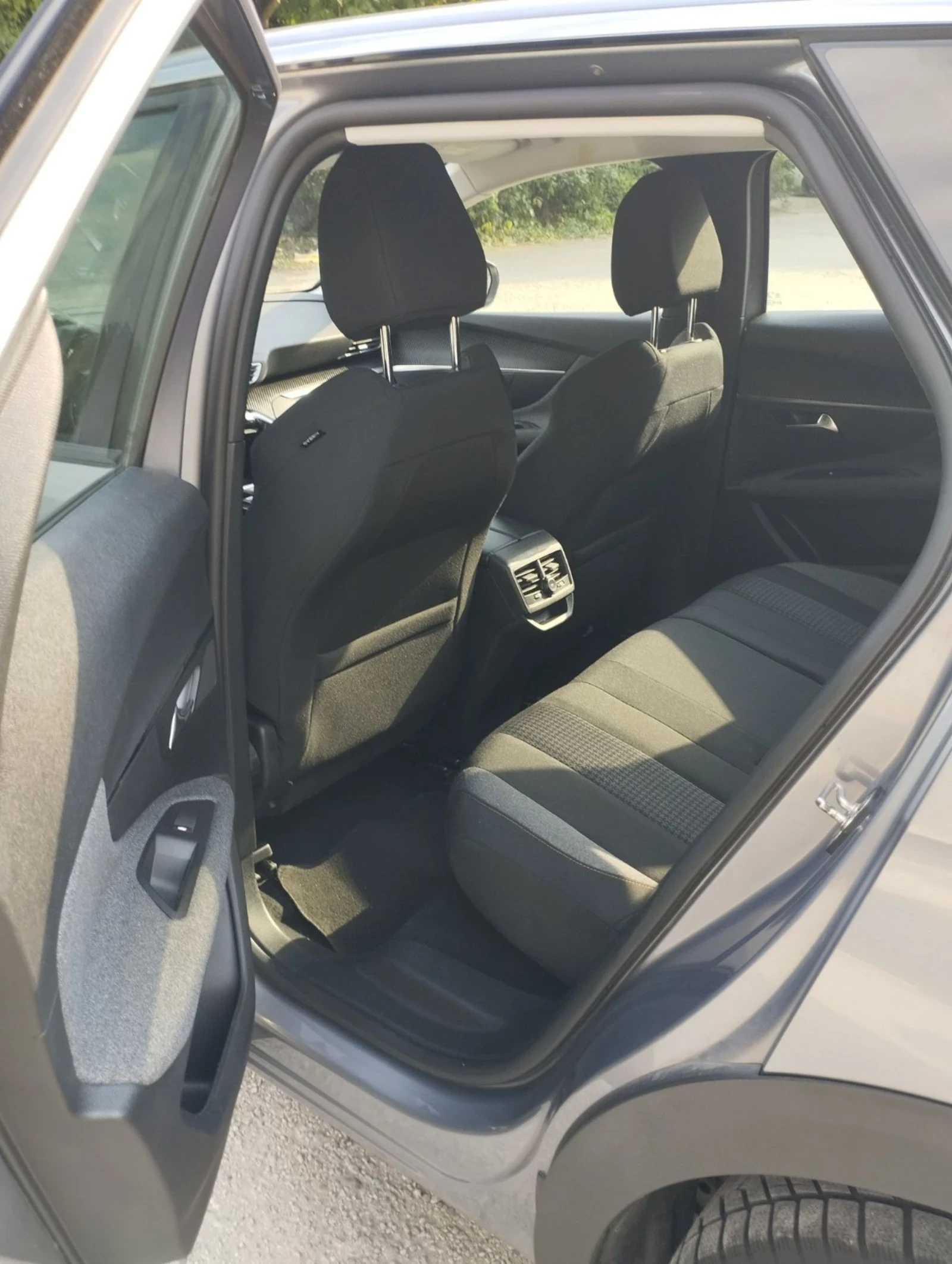 Peugeot 3008 1.5 - изображение 7