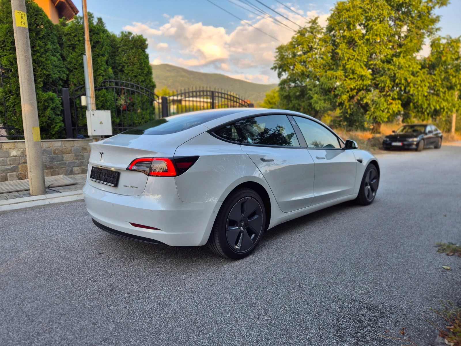 Tesla Model 3 21г/long Range/Dual Motor  - изображение 4
