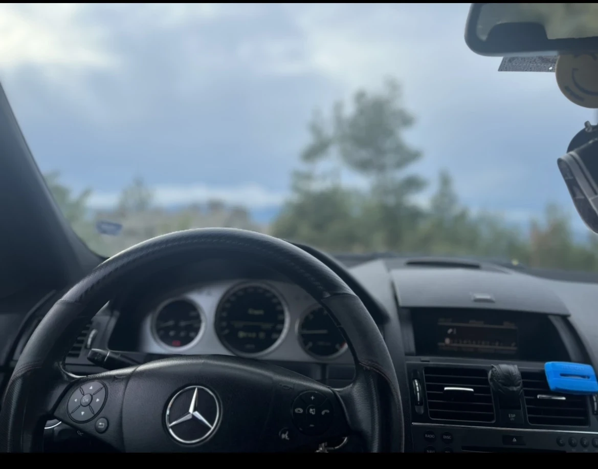 Mercedes-Benz C 220, снимка 8 - Автомобили и джипове - 53939461