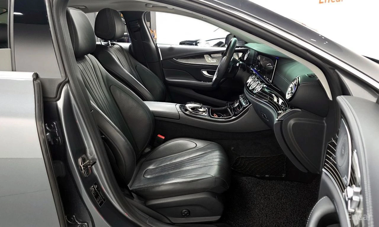 Mercedes-Benz CLS 450 4MATIC* AMG-LINE* 360CAMERA* DISTRONIC* BURMESTER*, снимка 13 - Автомобили и джипове - 54693747