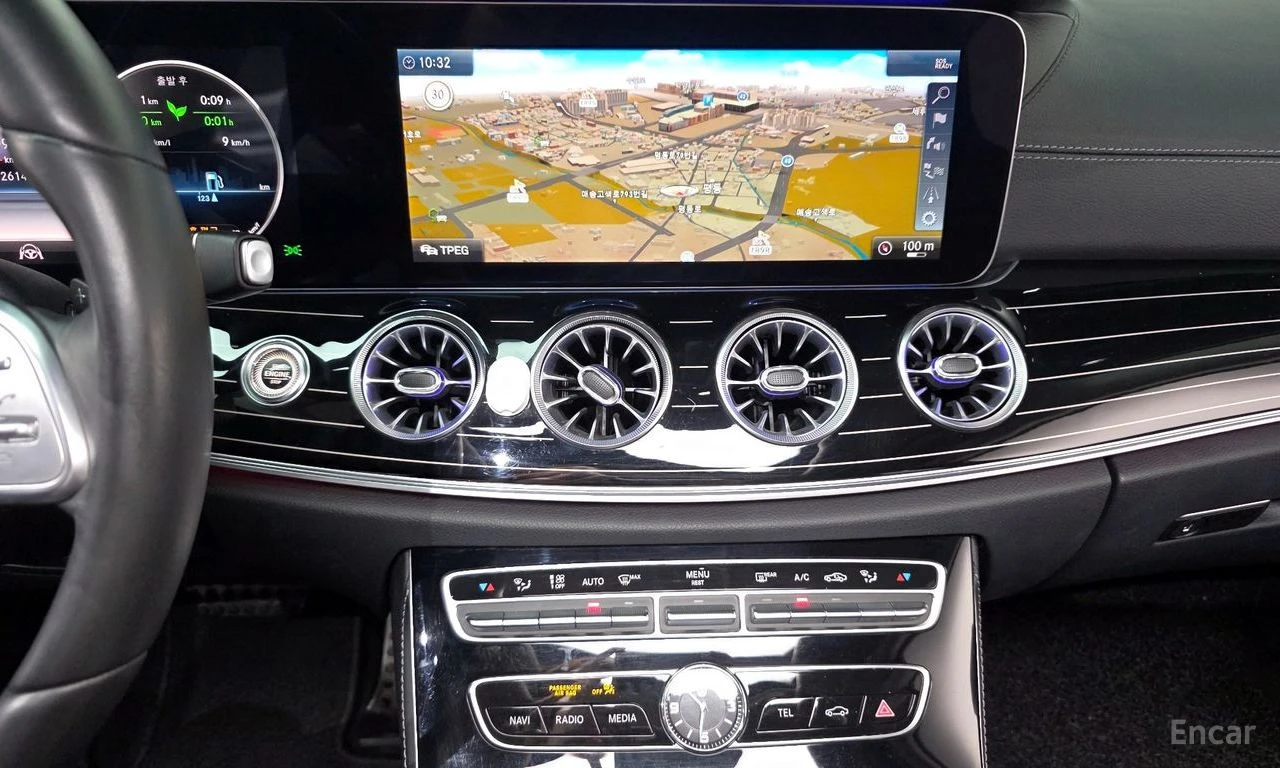 Mercedes-Benz CLS 450 4MATIC* AMG-LINE* 360CAMERA* DISTRONIC* BURMESTER*, снимка 7 - Автомобили и джипове - 54693747