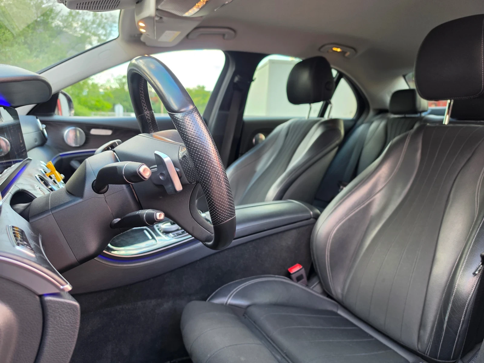 Mercedes-Benz E 400 4Matic Business+ Night Package Widescreen, снимка 9 - Автомобили и джипове - 54896365