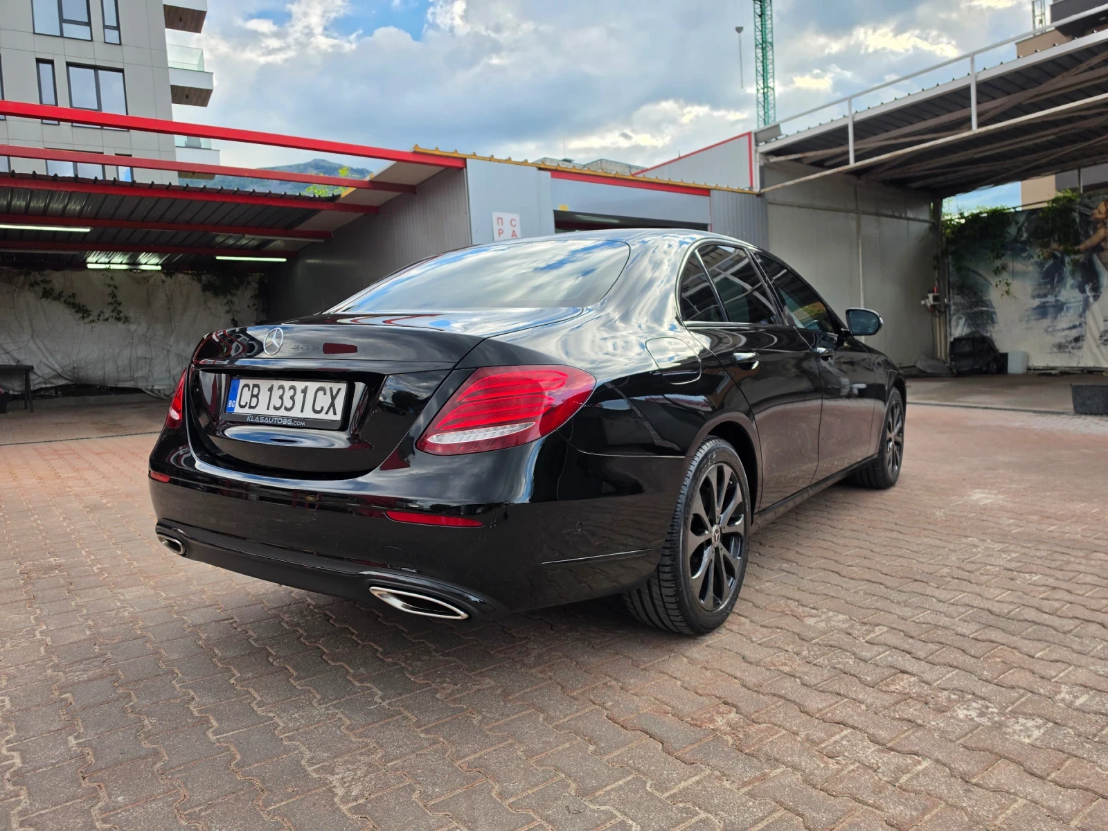 Mercedes-Benz E 400 4Matic Business+ Night Package Widescreen, снимка 12 - Автомобили и джипове - 54896365