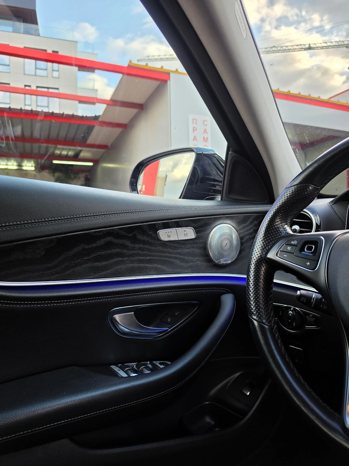 Mercedes-Benz E 400 4Matic Business+ Night Package Widescreen, снимка 8 - Автомобили и джипове - 54896365