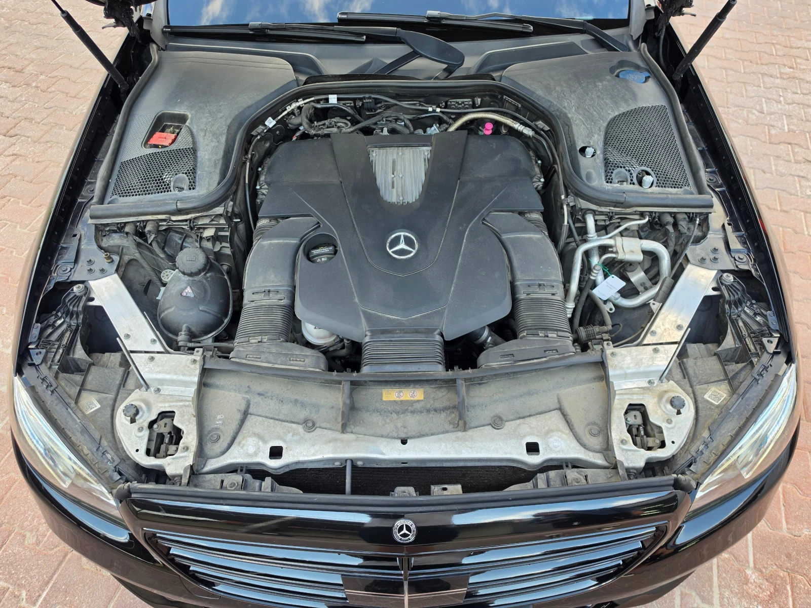 Mercedes-Benz E 400 4Matic Business+ Night Package Widescreen, снимка 15 - Автомобили и джипове - 54896365