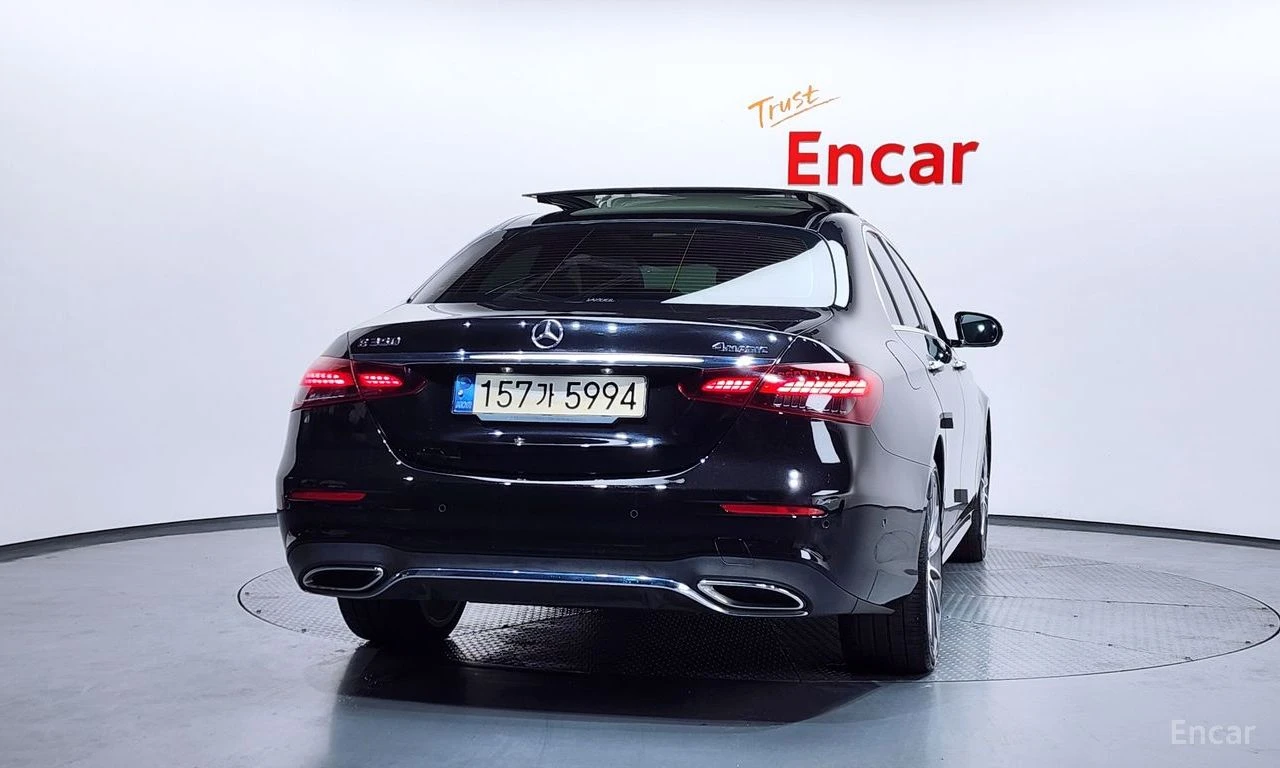 Mercedes-Benz E 350 AMG* LINE* 4MATIC* BURMESTER* ОБДУХВАНЕ* ДИСТРОНИК, снимка 4 - Автомобили и джипове - 54934293