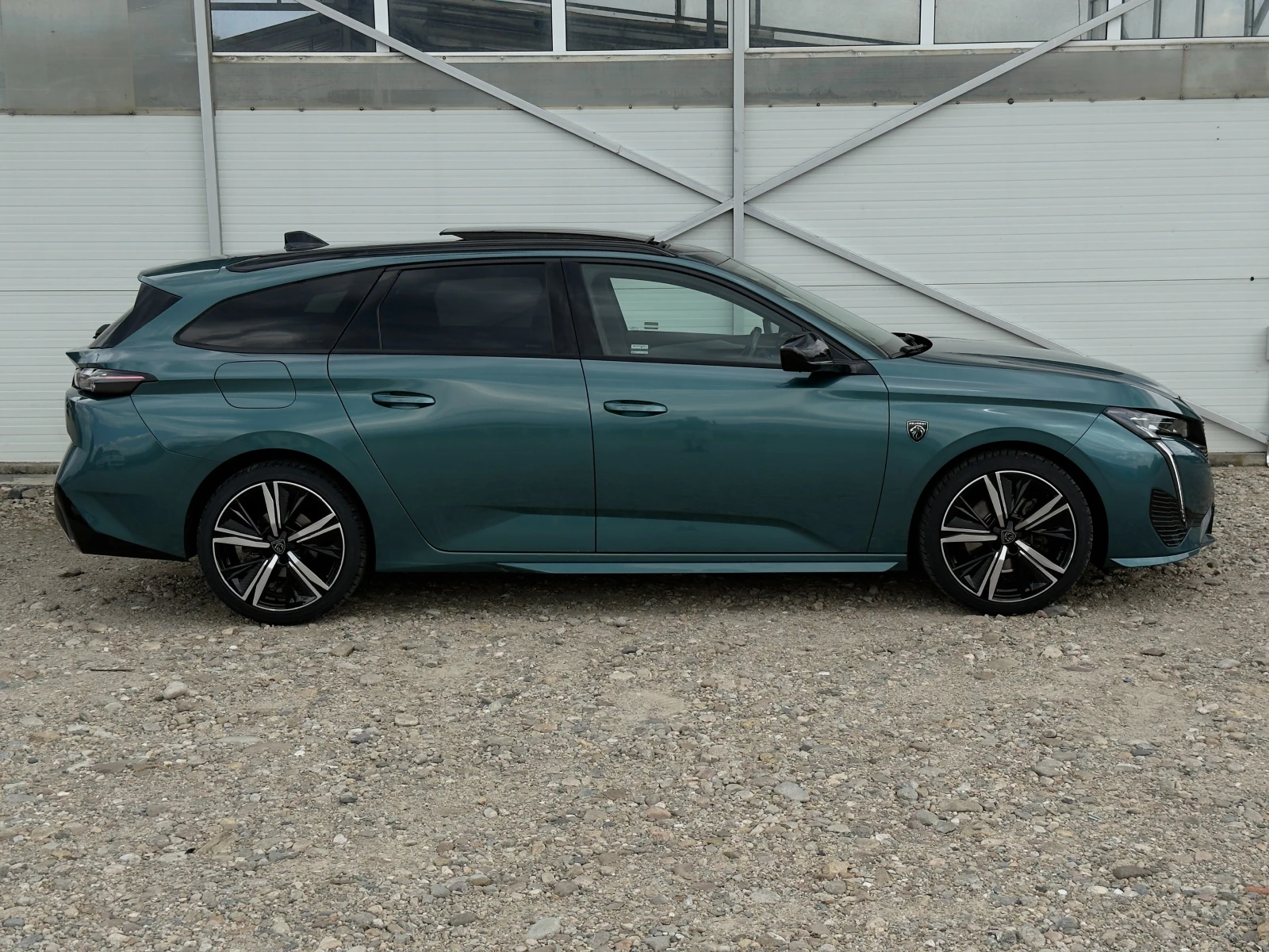 Peugeot 308 1.5 HDI GT-line/Панорама/Масаж/Matrix/Full, снимка 3 - Автомобили и джипове - 55062910