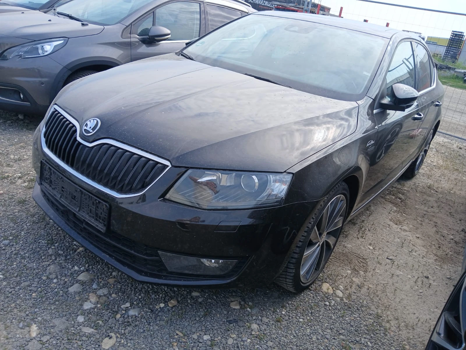 Skoda Octavia 2.0-TDI Laurin&Klement / История/Дистроник/Памет