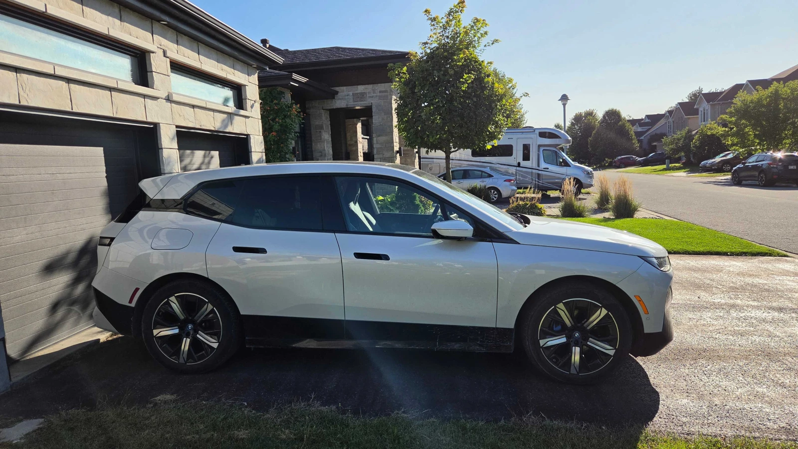 BMW iX xDrive50 M-Sport, снимка 4 - Автомобили и джипове - 56204816