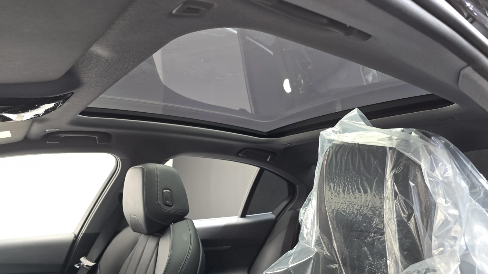 BMW 520 * G60* ПОДГРЕВ* ОБДУХВАНЕ* HEADUP* , снимка 10 - Автомобили и джипове - 56224561