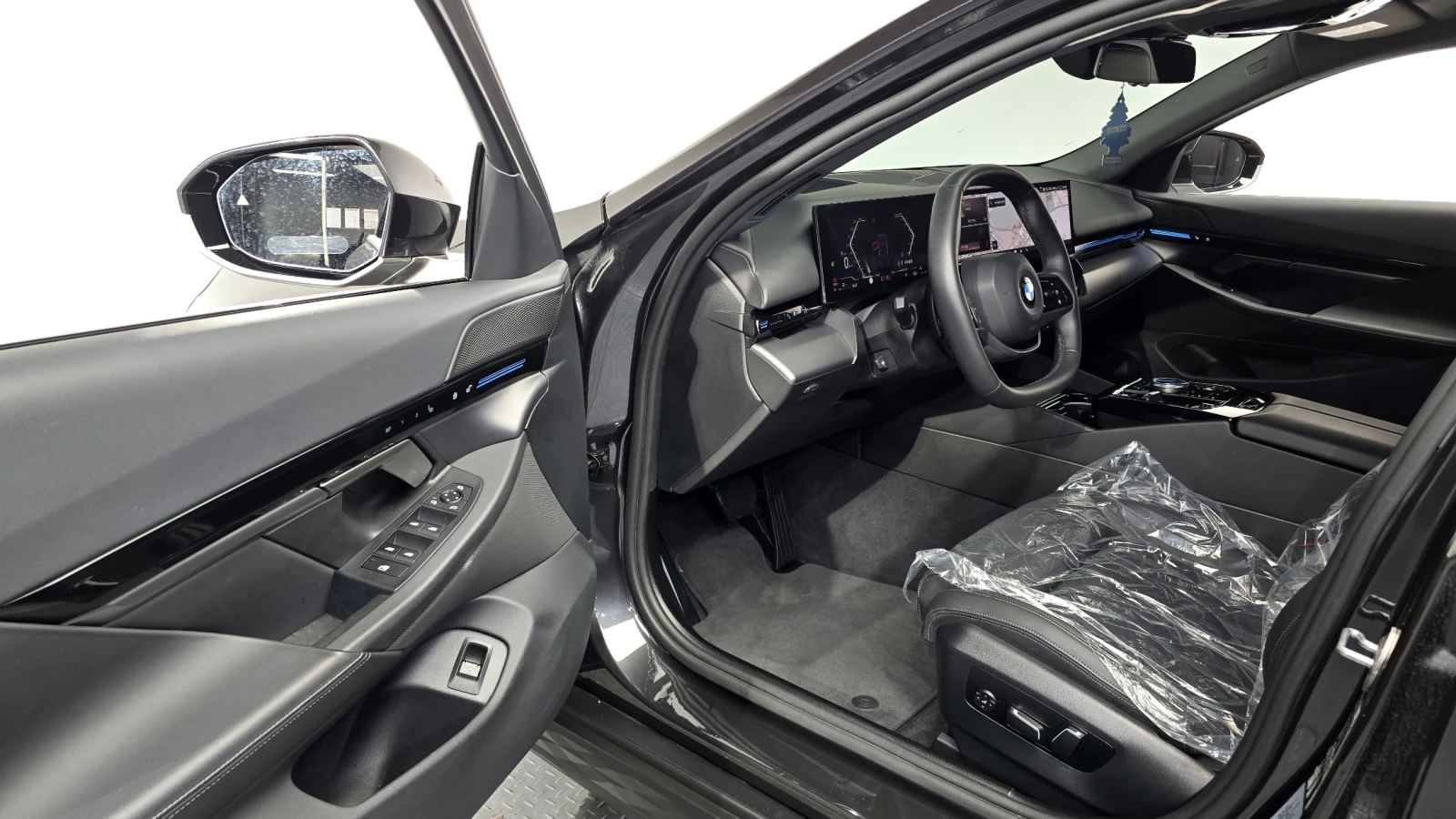 BMW 520 * G60* ПОДГРЕВ* ОБДУХВАНЕ* HEADUP* , снимка 6 - Автомобили и джипове - 56224561