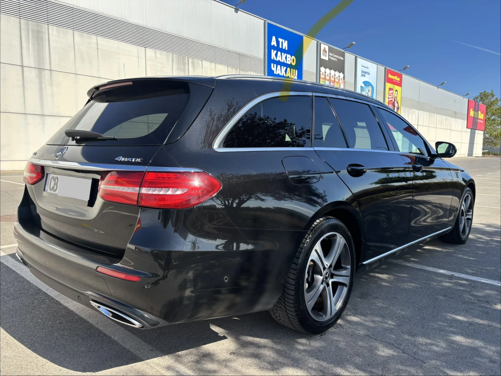 Mercedes-Benz E 220 AVANGARDE 4-MATIC, снимка 3 - Автомобили и джипове - 56441271