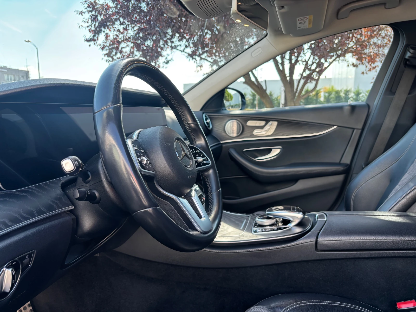 Mercedes-Benz E 220 AVANGARDE 4-MATIC, снимка 9 - Автомобили и джипове - 56441271