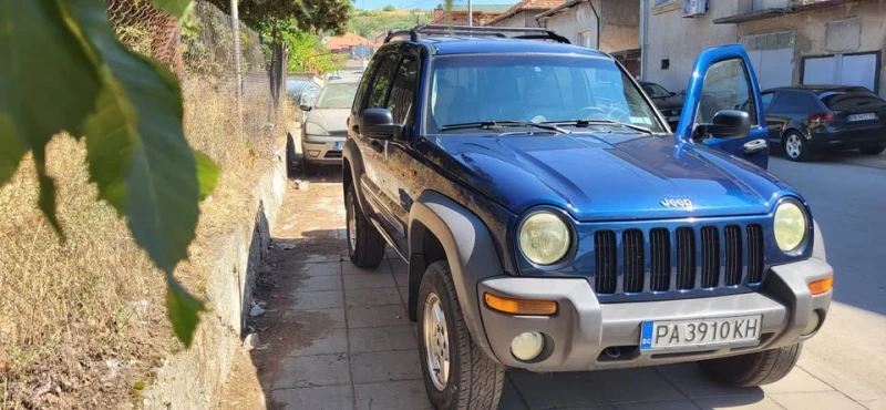 Jeep Cherokee, снимка 3 - Автомобили и джипове - 49405518