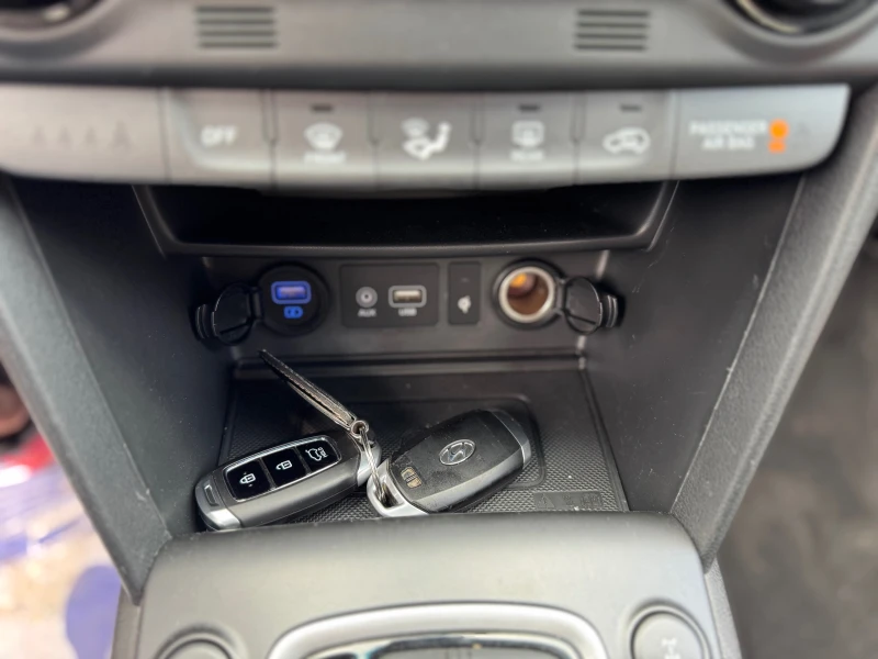 Hyundai Kona 1.6d * 4x4 * NAVI * DISTRONIC, снимка 15 - Автомобили и джипове - 51486225