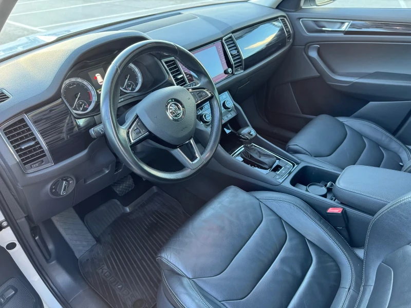 Skoda Kodiaq 2.0 TDI DSG DISTRONIC/KEYLESS/7 SEATS/ 360/ PANO, снимка 8 - Автомобили и джипове - 52216131