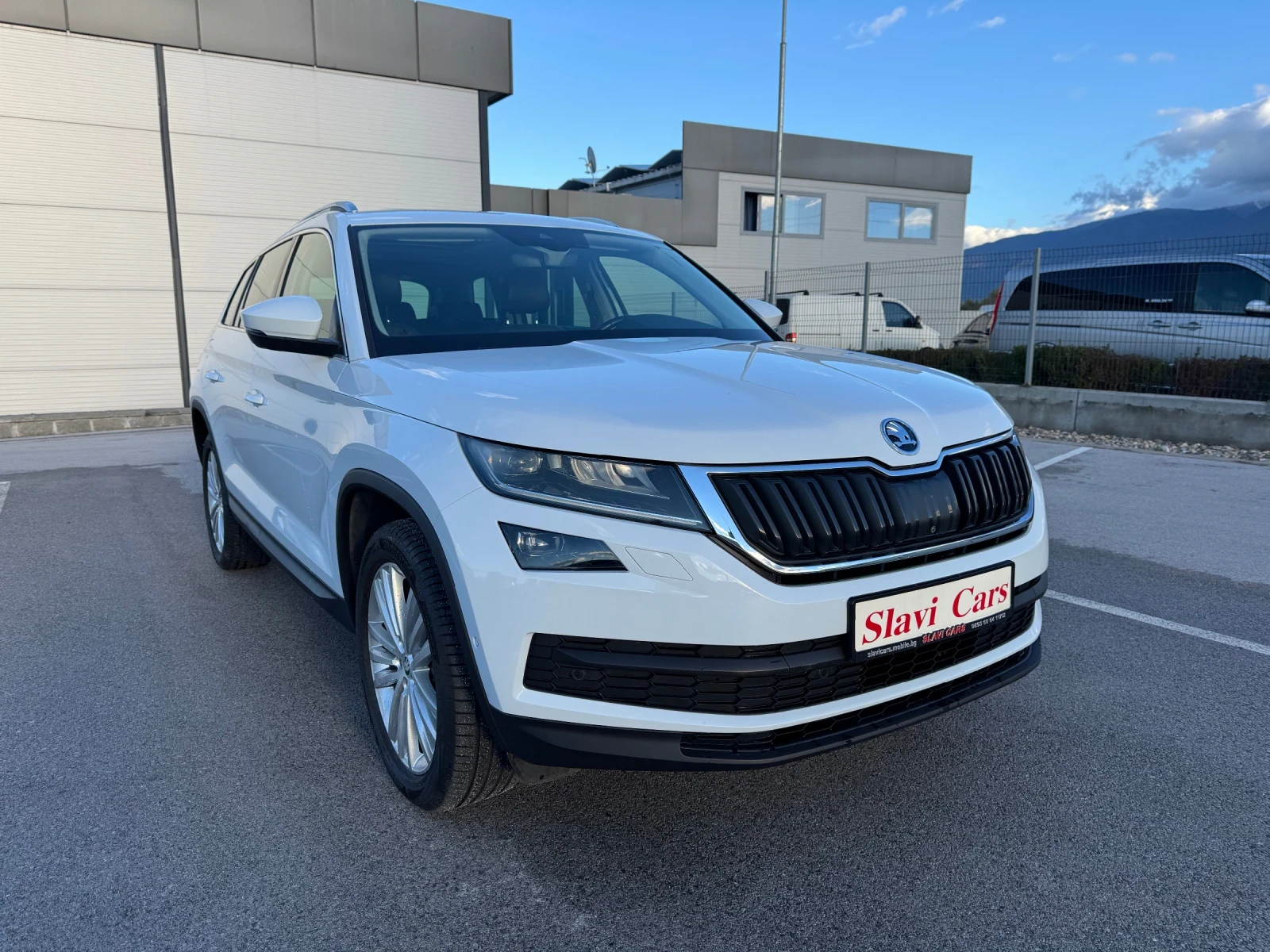 Skoda Kodiaq 2.0 TDI DSG DISTRONIC/KEYLESS/7 SEATS/ 360/ PANO, снимка 1