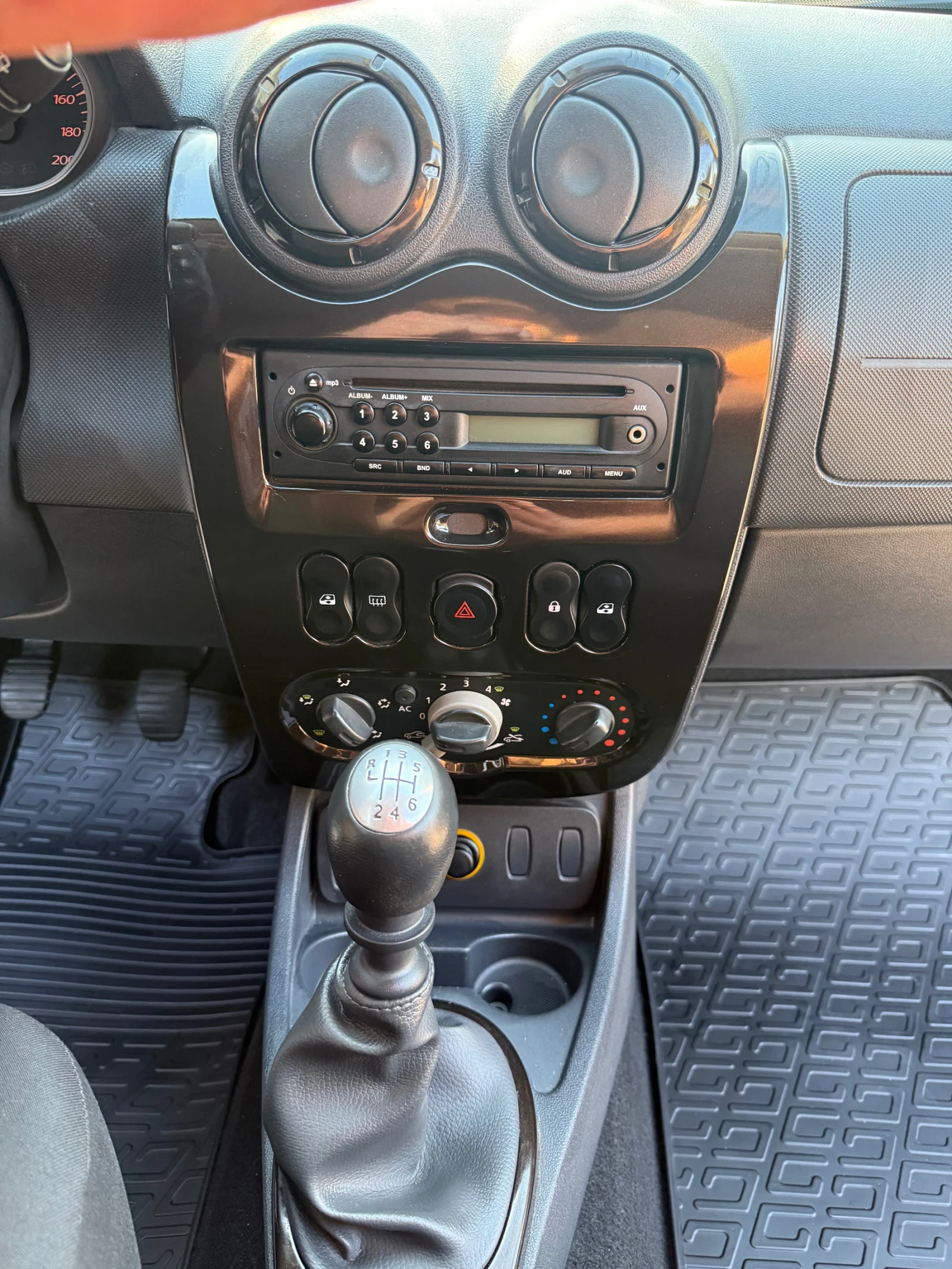 Dacia Duster  | Mobile.bg   11