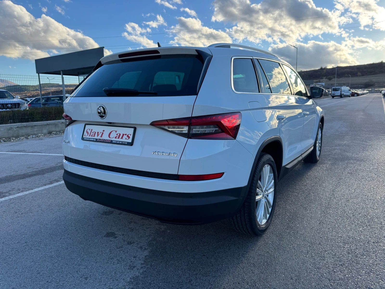 Skoda Kodiaq 2.0 TDI DSG DISTRONIC/KEYLESS/7 SEATS/ 360/ PANO | Mobile.bg   4