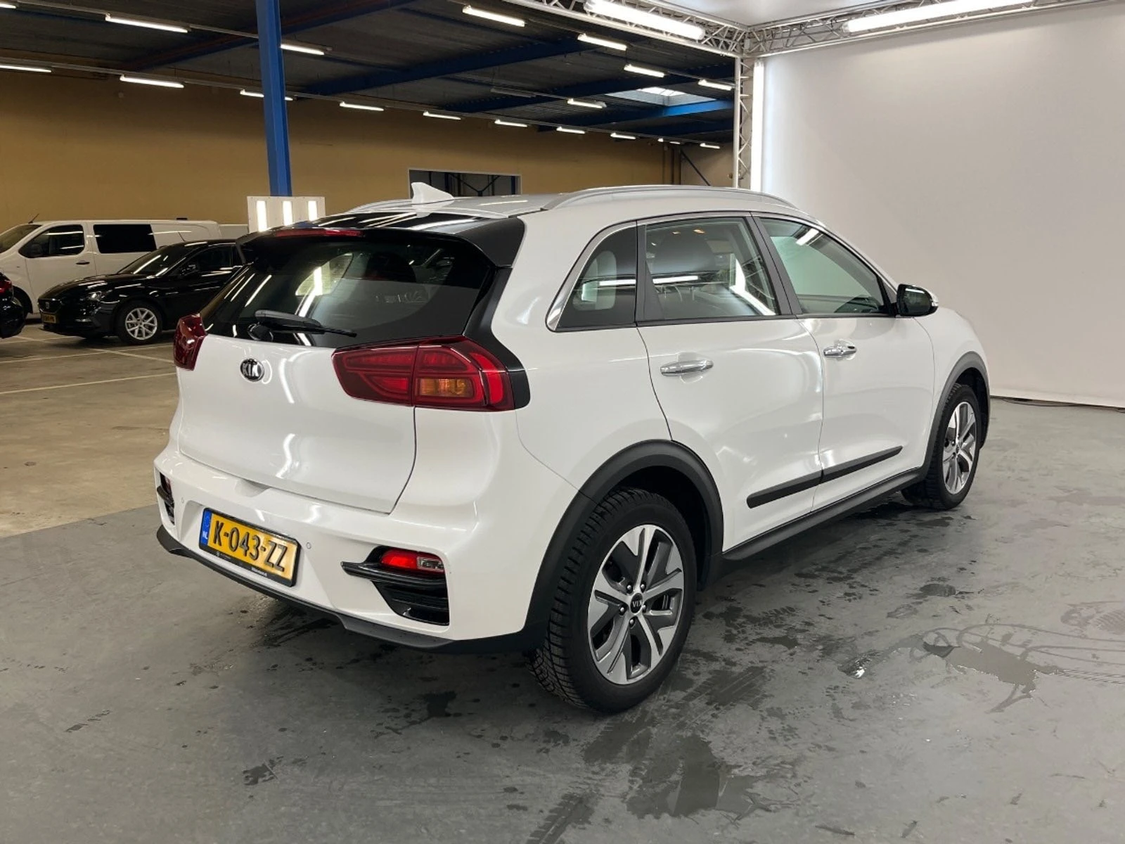 Kia Niro 65KWh DYNAMIC LINE/KIA CONNECT 94 177 КМ, снимка 3 - Автомобили и джипове - 53733242