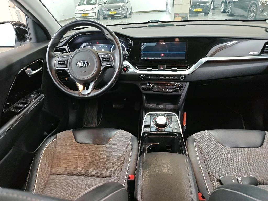 Kia Niro 65KWh DYNAMIC LINE/KIA CONNECT/SOH100%/VESS/JBL, снимка 4 - Автомобили и джипове - 53733242