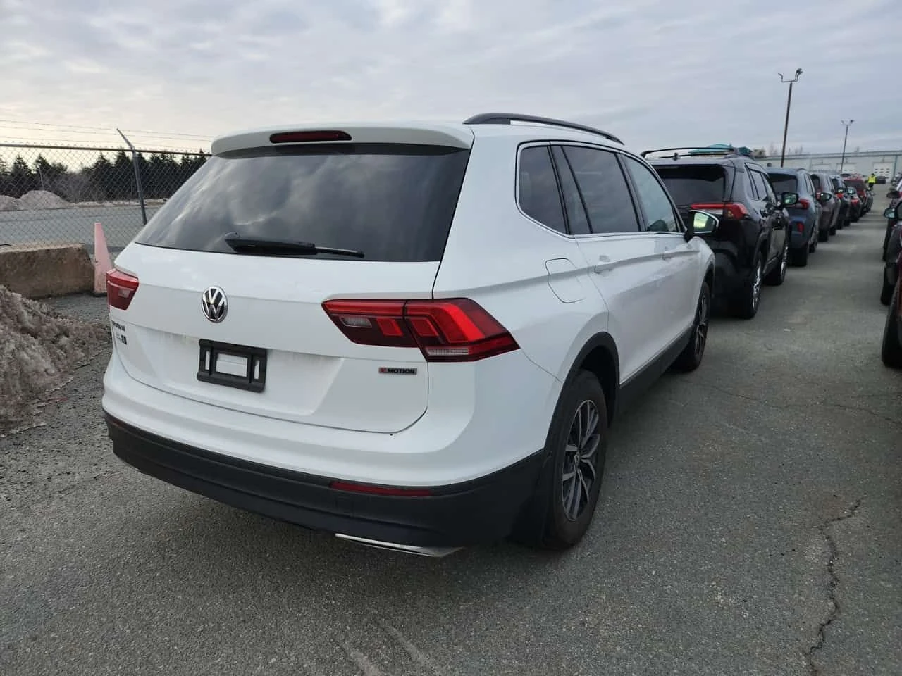 VW Tiguan * COMFORTLINE * CARFAX * ПОДГРЕВИ * , снимка 3 - Автомобили и джипове - 53940353