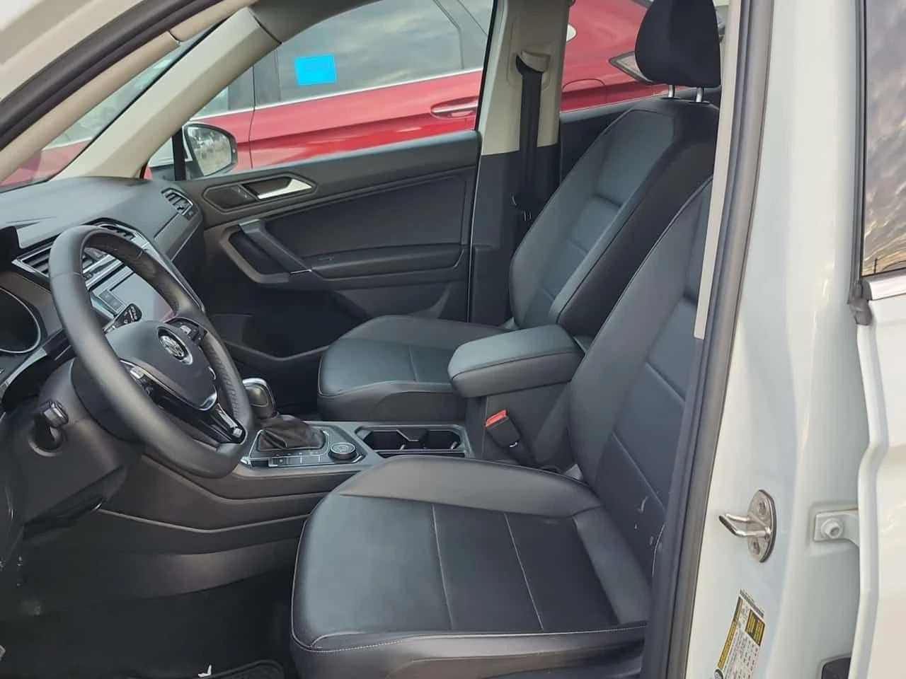 VW Tiguan * COMFORTLINE * CARFAX * ПОДГРЕВИ * , снимка 5 - Автомобили и джипове - 53940353