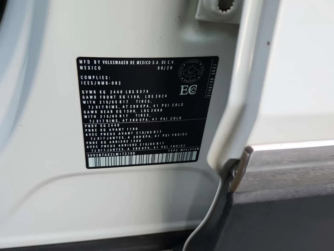 VW Tiguan * COMFORTLINE * CARFAX * ПОДГРЕВИ * , снимка 15 - Автомобили и джипове - 53940353