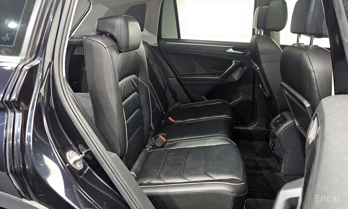 VW Tiguan 2.0TDI Prestige* Sunroof* NAVI* Подгрев* HEAD UP* , снимка 10 - Автомобили и джипове - 54116320