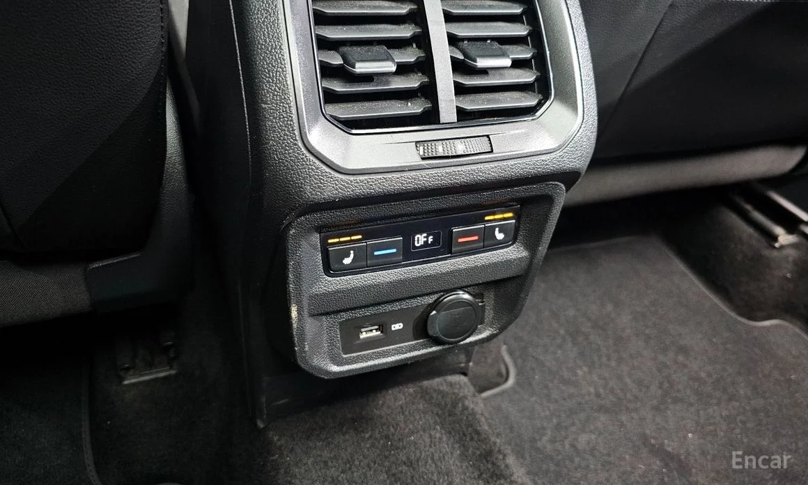 VW Tiguan 2.0TDI Prestige* Sunroof* NAVI* Подгрев* HEAD UP* , снимка 14 - Автомобили и джипове - 54116320