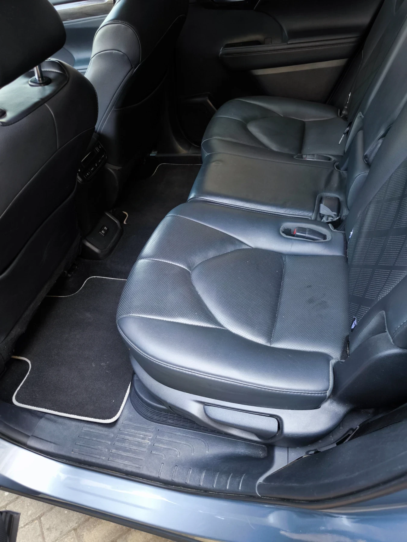 Toyota Highlander, снимка 3 - Автомобили и джипове - 54864950