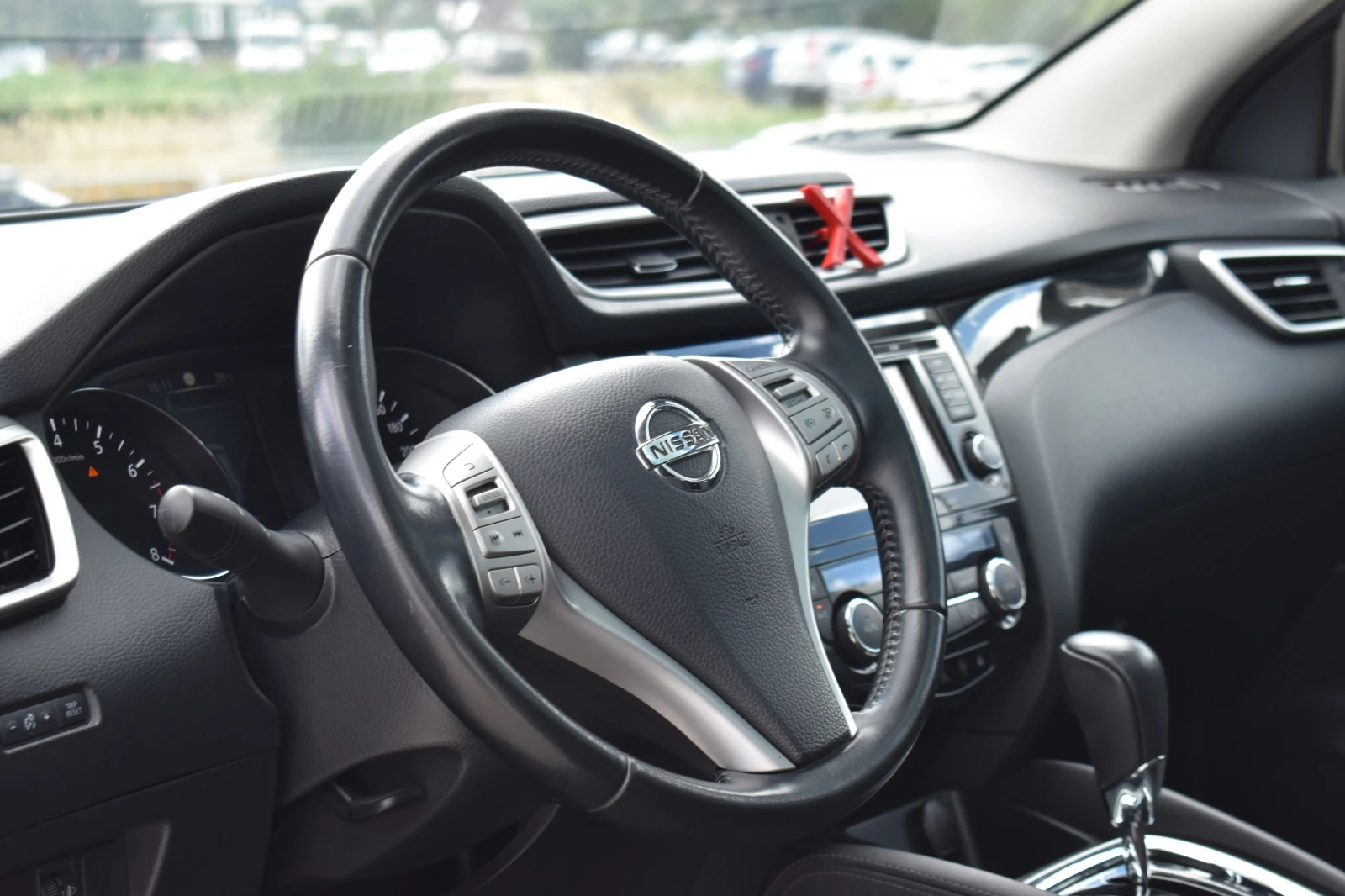 Nissan Qashqai 1.2T* AUTOMAT* 100000KM, снимка 8 - Автомобили и джипове - 55299635