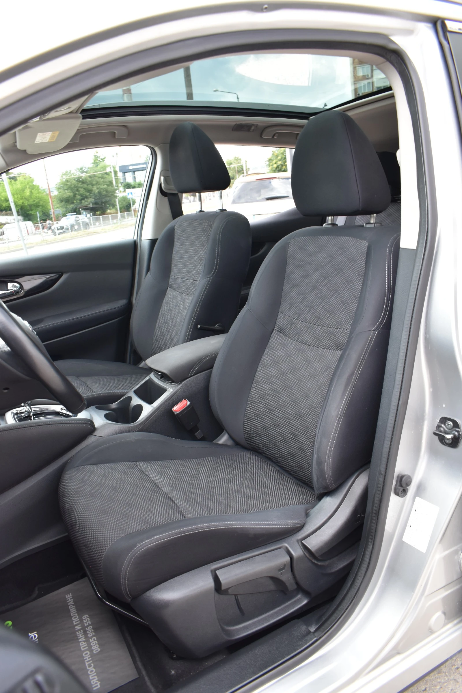Nissan Qashqai 1.2T* AUTOMAT* 100000KM, снимка 9 - Автомобили и джипове - 55299635