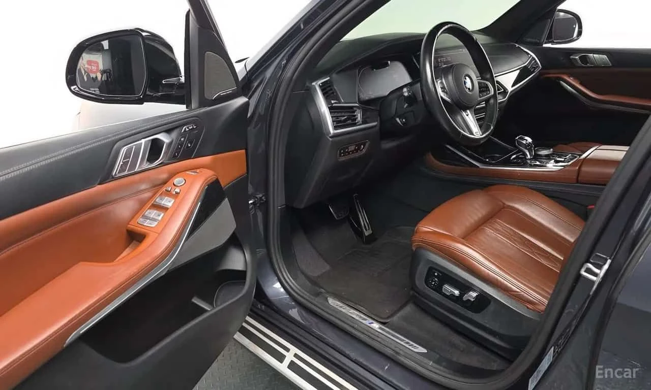 BMW X7 * xDrive 40i M Sport* ТЕЛЕВИЗОРИ * ДИСТРОНИК, снимка 12 - Автомобили и джипове - 55564765