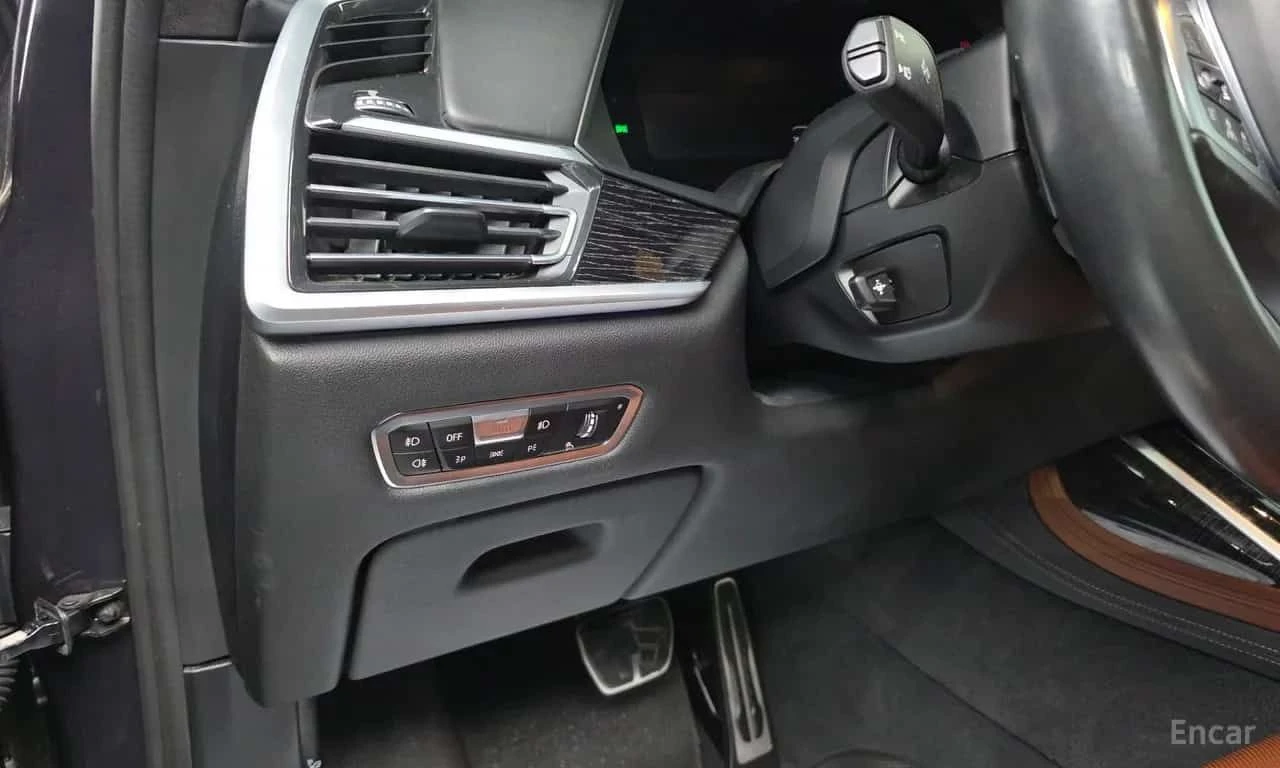 BMW X7 * xDrive 40i M Sport* ТЕЛЕВИЗОРИ * ДИСТРОНИК, снимка 13 - Автомобили и джипове - 55564765