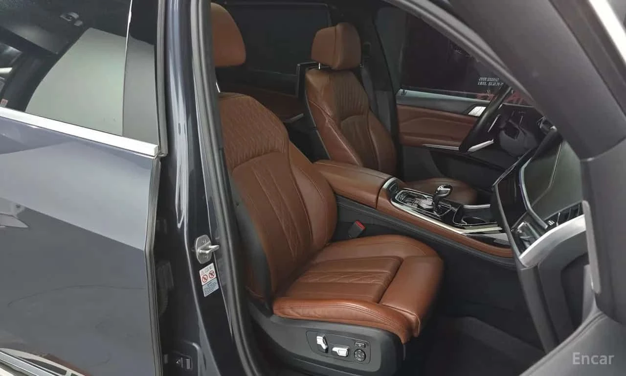 BMW X7 * xDrive 40i M Sport* ТЕЛЕВИЗОРИ * ДИСТРОНИК, снимка 10 - Автомобили и джипове - 55564765