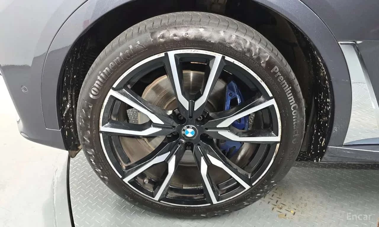 BMW X7 * xDrive 40i M Sport* ТЕЛЕВИЗОРИ * ДИСТРОНИК, снимка 5 - Автомобили и джипове - 55564765