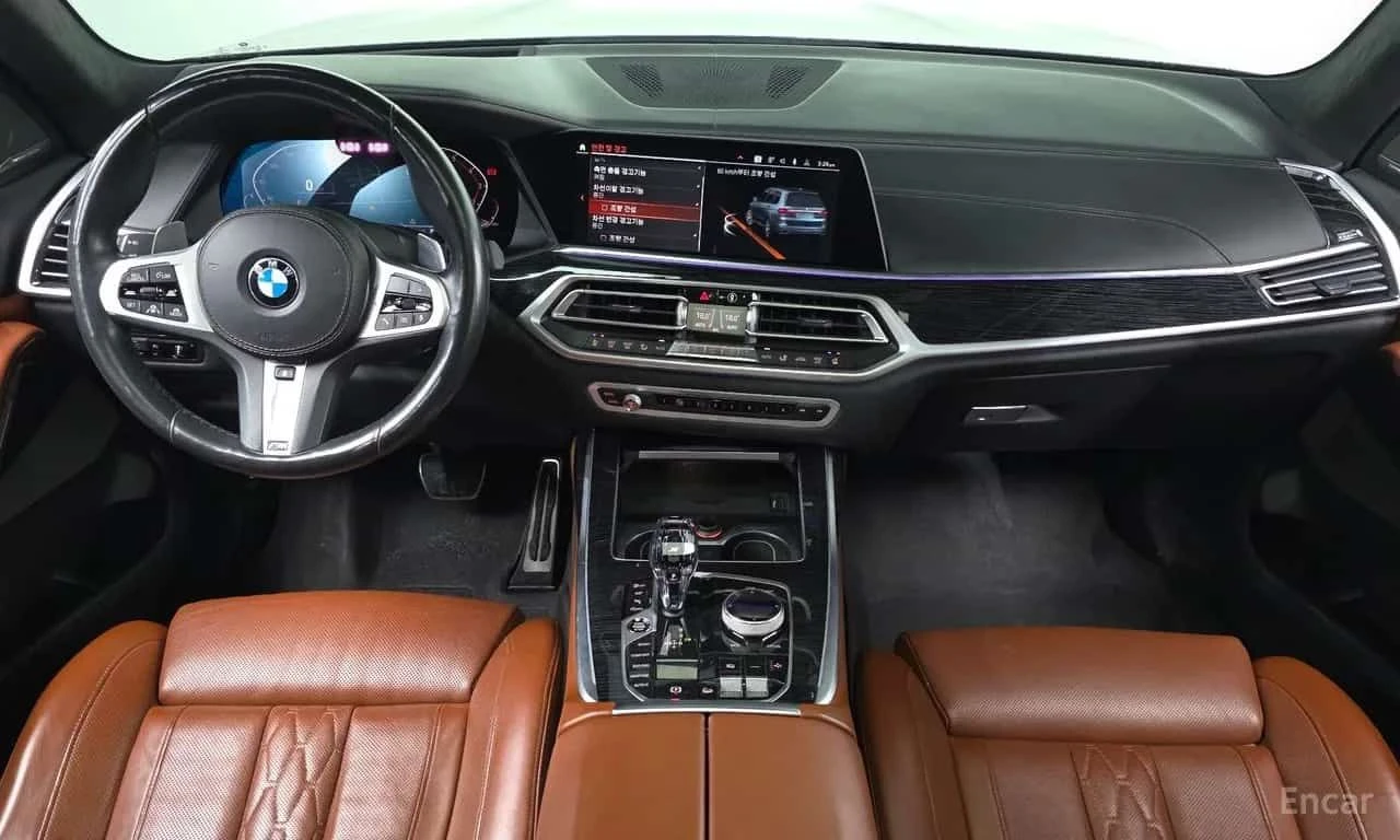 BMW X7 * xDrive 40i M Sport* ТЕЛЕВИЗОРИ * ДИСТРОНИК, снимка 7 - Автомобили и джипове - 55564765