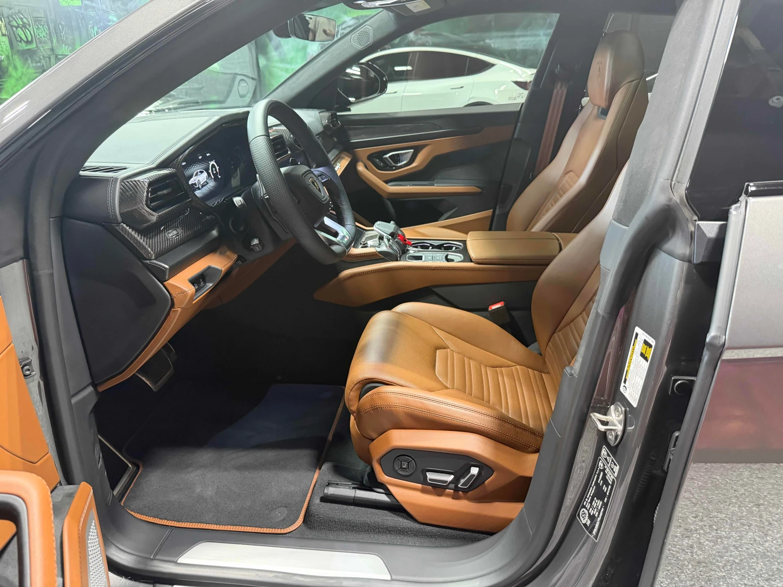 Lamborghini Urus SE| B&O| MASSAGE| 2 КЛЮЧА| , снимка 5 - Автомобили и джипове - 55990598