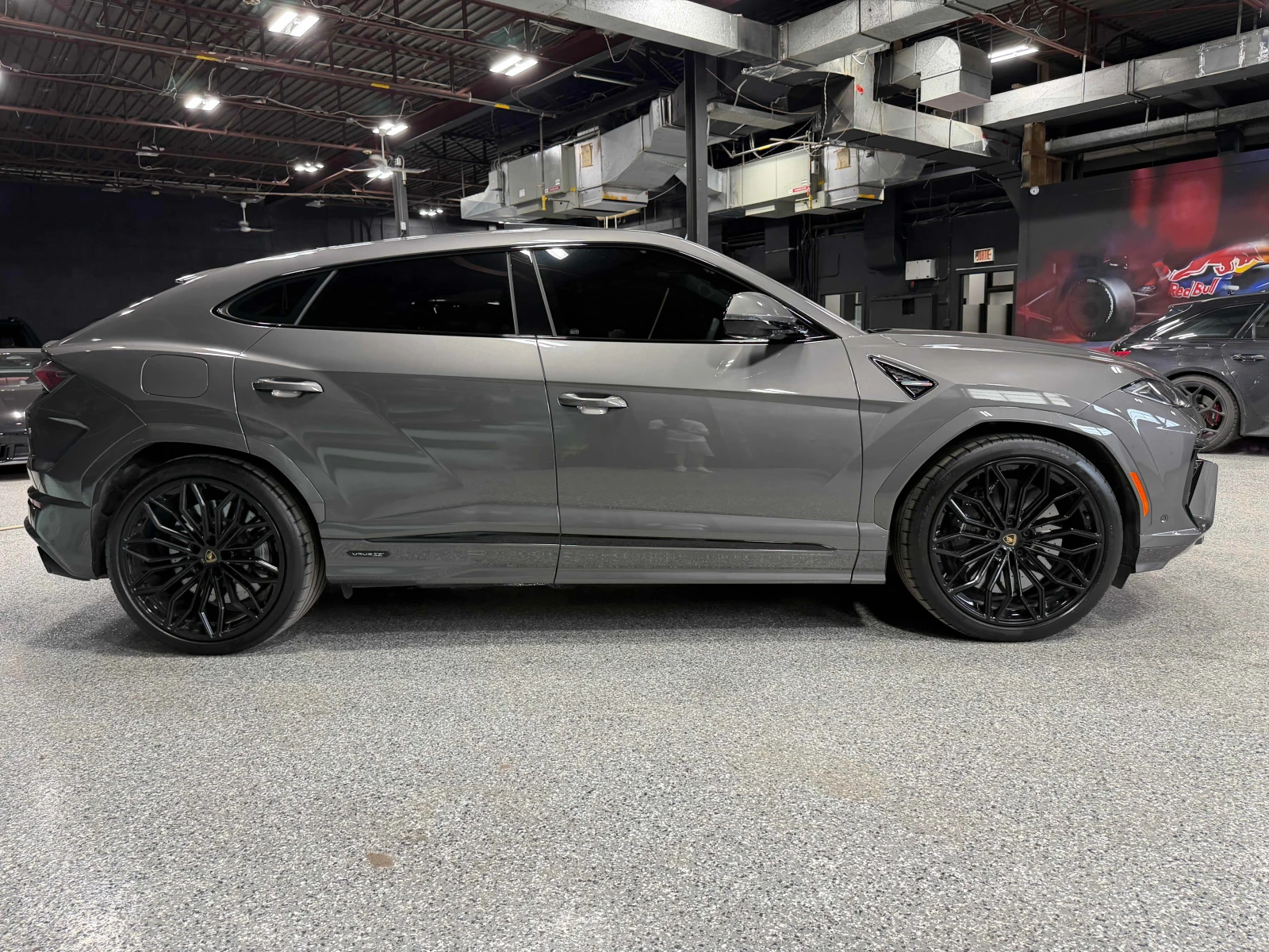 Lamborghini Urus SE| B&O| MASSAGE| 2 КЛЮЧА| , снимка 3 - Автомобили и джипове - 55990598