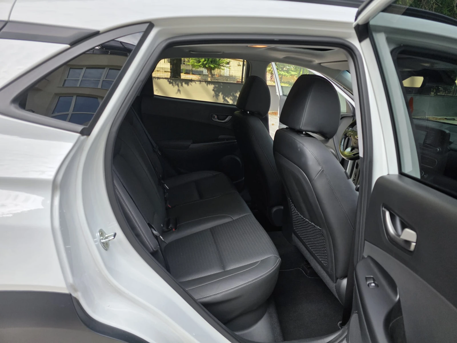 Hyundai Kona 1.6T-GDI* 4×4* SWISS EDITION* FULL* , снимка 11 - Автомобили и джипове - 56040250