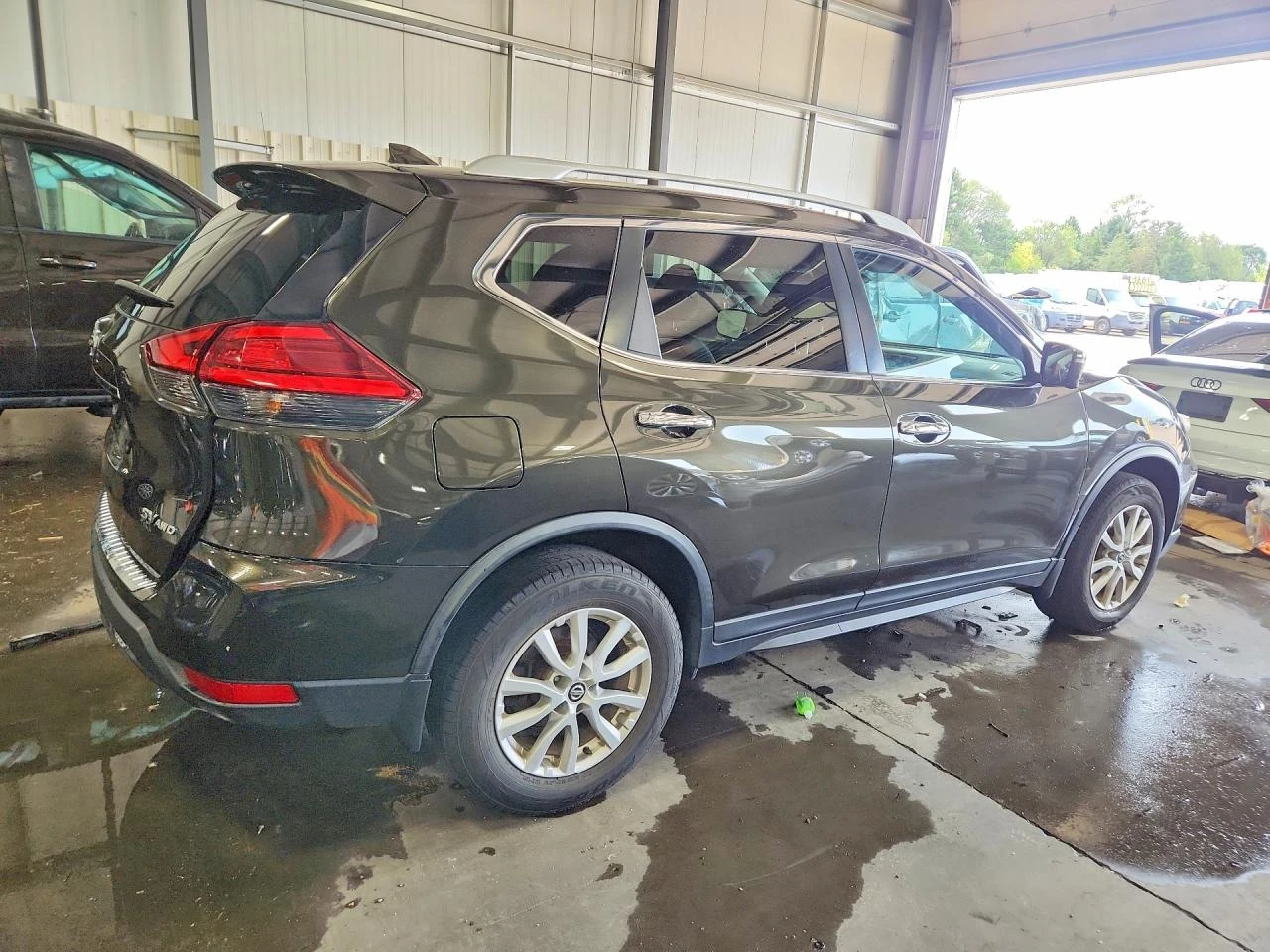 Nissan Rogue 2.5l Sv, снимка 3 - Автомобили и джипове - 56145174